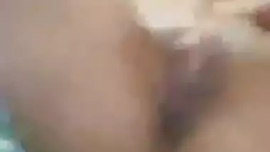 Horny indian rubbing her pussy 