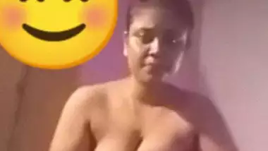 Lankan girl showing nude on video call