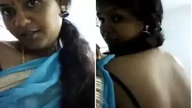 Husband is out of town so Desi girl can demonstrate sexy body parts