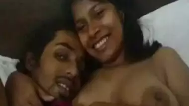 Desi Lovers Selfie Leaked