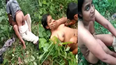 Village guys catch Desi couple having outdoor sex in XXX missionary