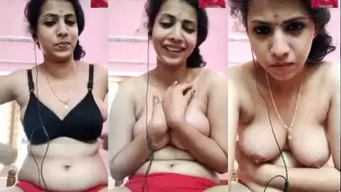 Sexy Mallu Bhabhi boobs show on video call