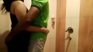 Desi couple in Washroom beautiful erotic fucking