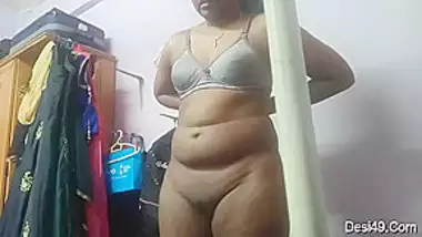 Today Exclusive- Horny Tamil Wife Record Nude Video For Hubby