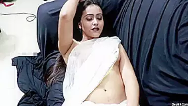 Exclusive- Sexy Desi Model Moushmi Mahuadatta Hot Bathing Video