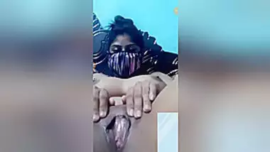 Horny Desi Girl Shows Her Boobs And Pussy