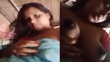 Village bhabhi boobs show big nipples viral MMS