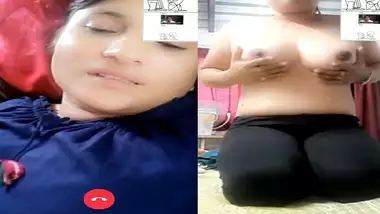Village bhabhi boobs show on video call viral MMS