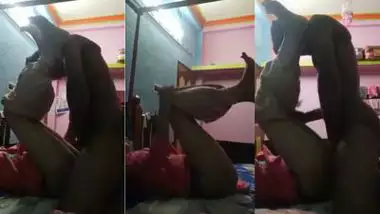 Guy fucks his stepsister’s tight pussy in the desi sex video